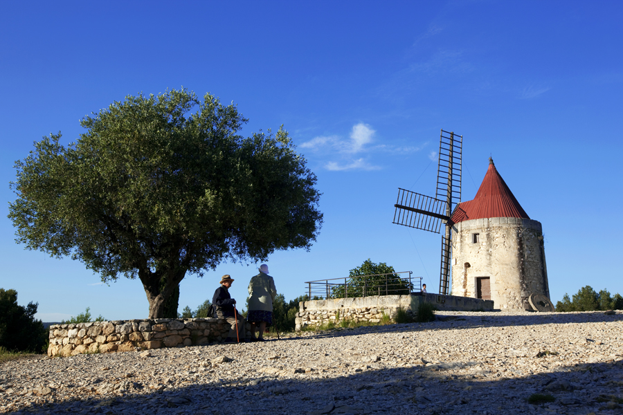 Le moulin d’Alphonse Daudet à Fontvieille Le moulin d’Alphonse Daudet à Fontvieille