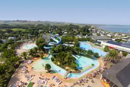 L'espace aquatique du camping Les Mouettes (Carantec, 29) L'espace aquatique du camping Les Mouettes (Carantec, 29)