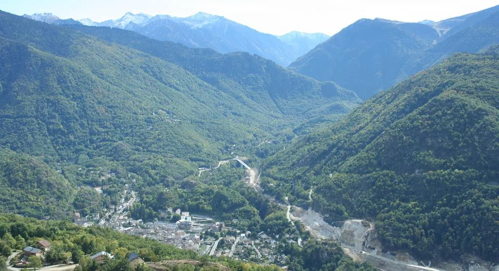 Vacances dans un camping d'Ax les thermes en Ariège dans les Pyrénées Camping Ax les thermes