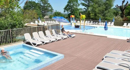 Camping en Midi-Pyrénées avec piscine - CampingDirect - Image n°1