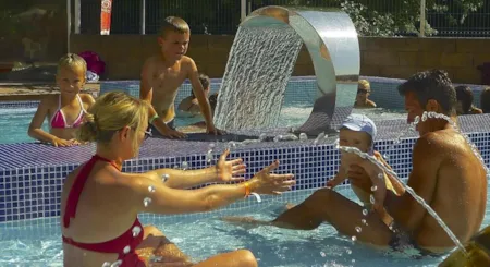 Midi-pyrénées piscine Camping en Midi-Pyrénées avec piscine - CampingDirect - Image n°1