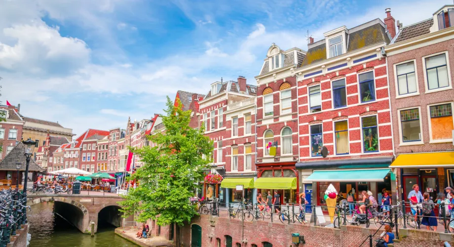 Oudegracht, binnenstad Utrecht, Nederland | Camping Direct Kamperen in Nederland - CampingDirect