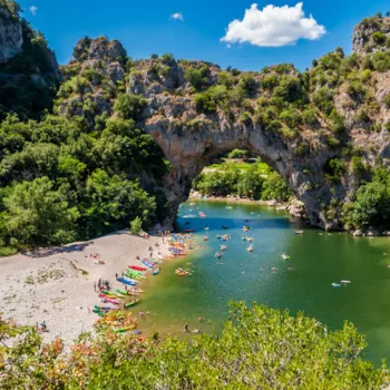 Camping in der Ardèche - CampingDirect
