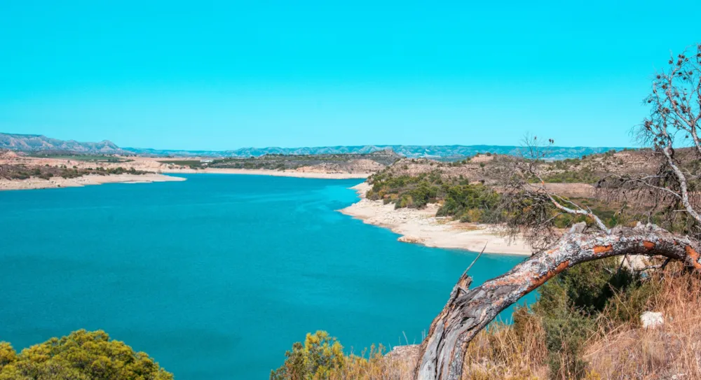 Tres destinos de camping únicos en plena naturaleza para el verano - CampingDirect
