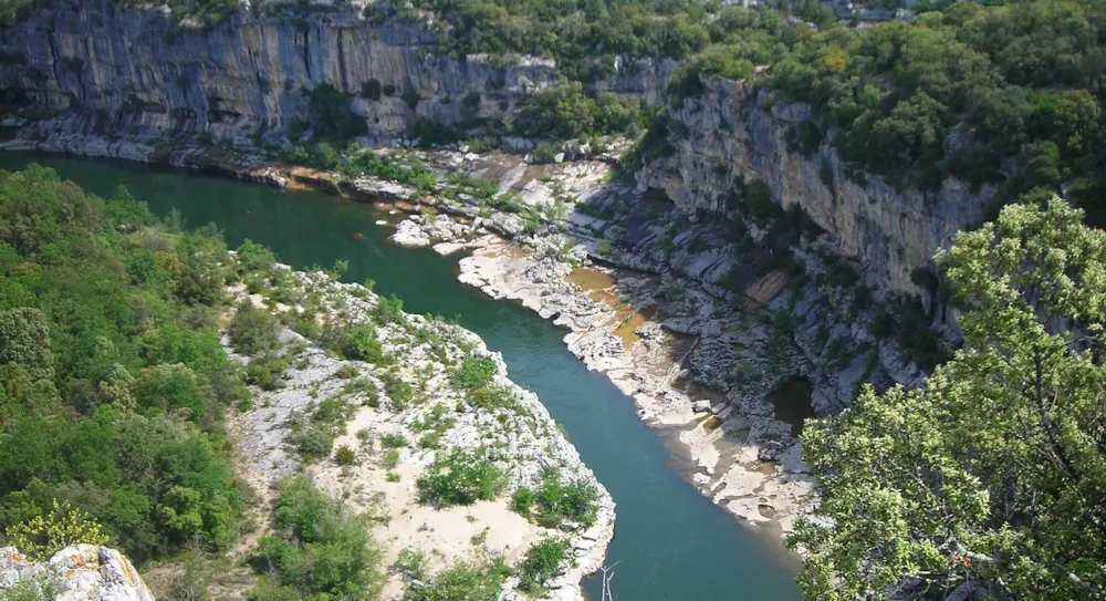 Explorez les Gorges de l'Ardèche à pied - CampingDirect - Image n°3