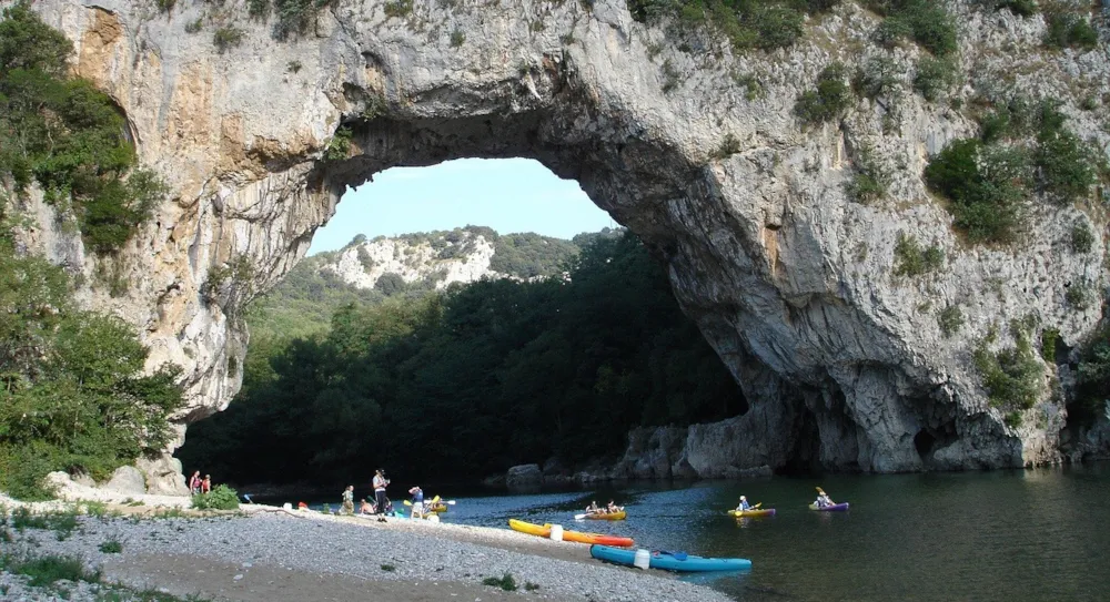 Explorez les Gorges de l'Ardèche à pied - CampingDirect - Image n°4