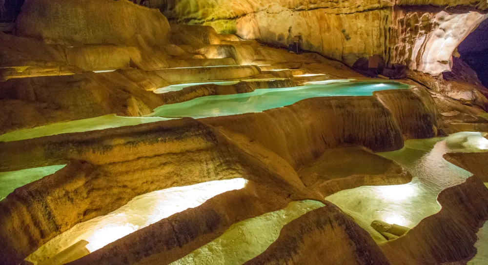 Les plus belles grottes d'Ardèche - CampingDirect - Image n°1