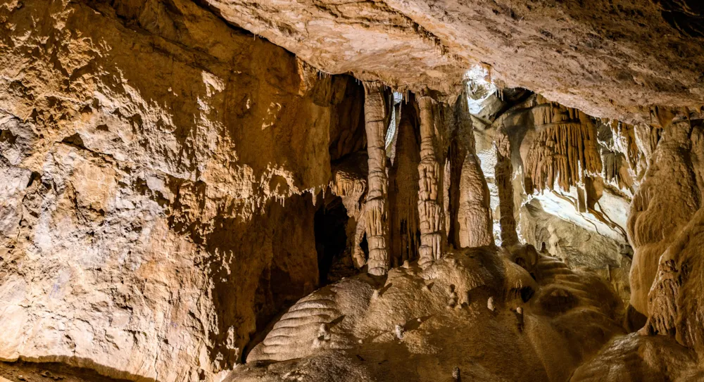 Les plus belles grottes d'Ardèche - CampingDirect - Image n°4