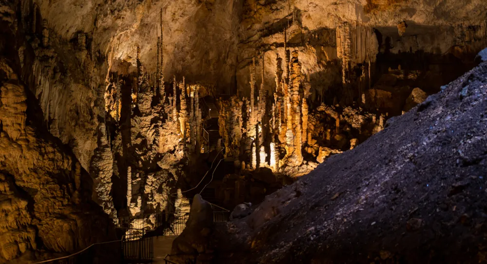 Les plus belles grottes d'Ardèche - CampingDirect - Image n°5
