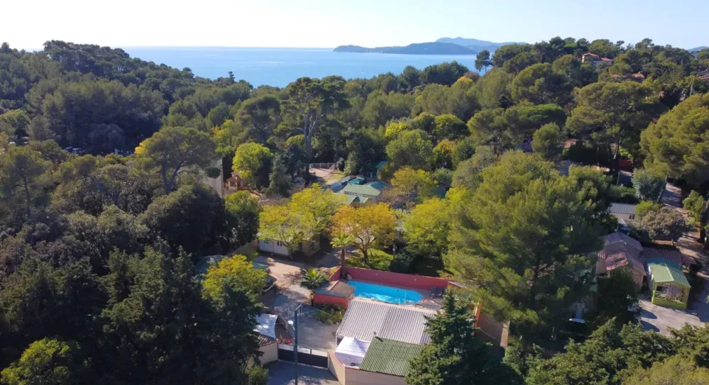 Les campings du Var avec piscine et accès aux plages - CampingDirect - Image n°4