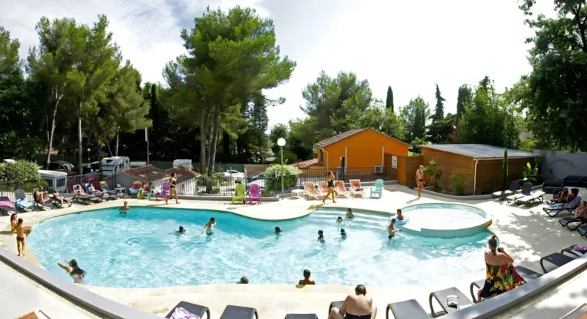 Les campings du Var avec piscine et accès aux plages - CampingDirect - Image n°6