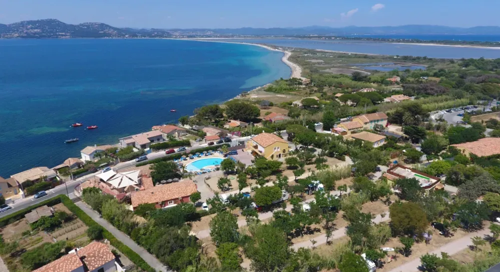 Les campings du Var avec piscine et accès aux plages - CampingDirect - Image n°7