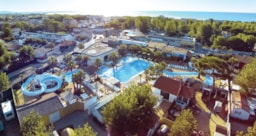 Le parc aquatique du camping vu du ciel