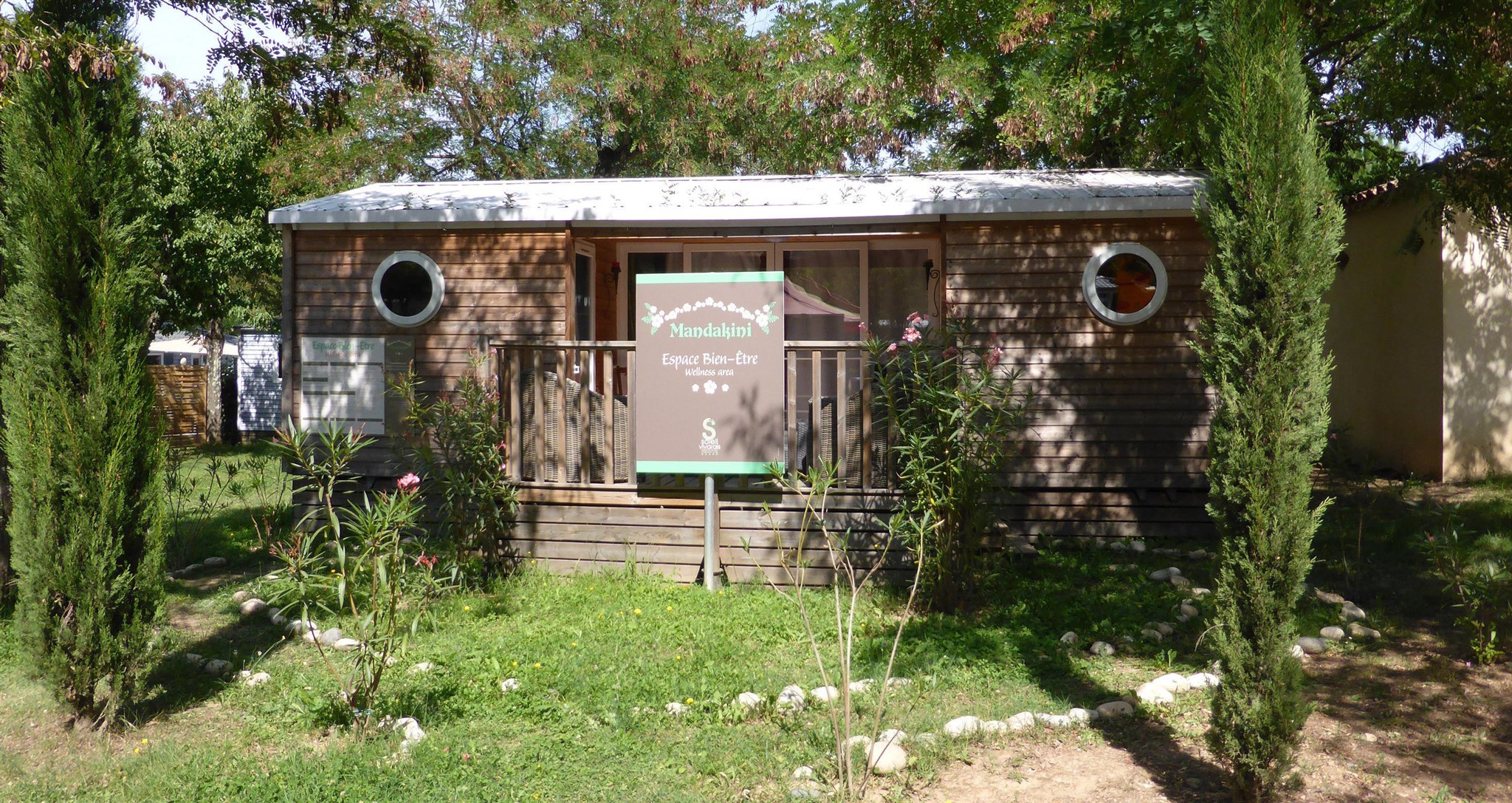 Camping 5 étoiles Ardeche et spa : Le Mandakini Détendez-vous au Mandakini du Camping 5 étoiles Ardeche et spa