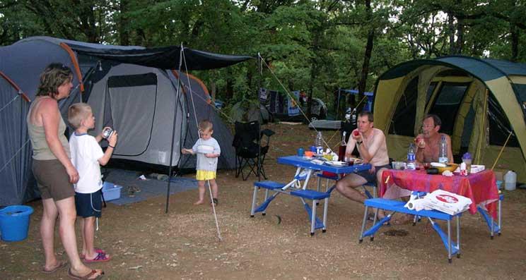 Standpladser - Standplads + Elektricitet+150 M2 - Camping LA TRUFFIERE à Saint Cirq Lapopie