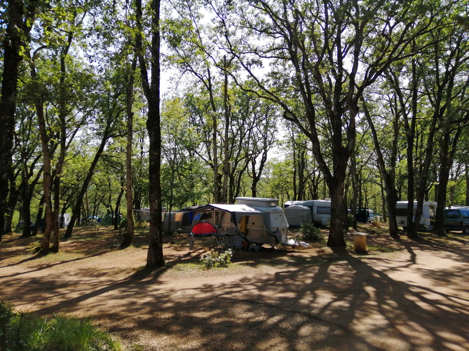 Standpladser - Stellplatz + Elektricitet (80 À 100 M) - Camping LA TRUFFIERE à Saint Cirq Lapopie