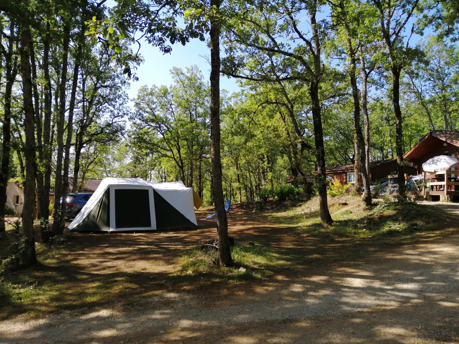 Standpladser - Stellplatz + Elektricitet (80 À 100 M) - Camping LA TRUFFIERE à Saint Cirq Lapopie