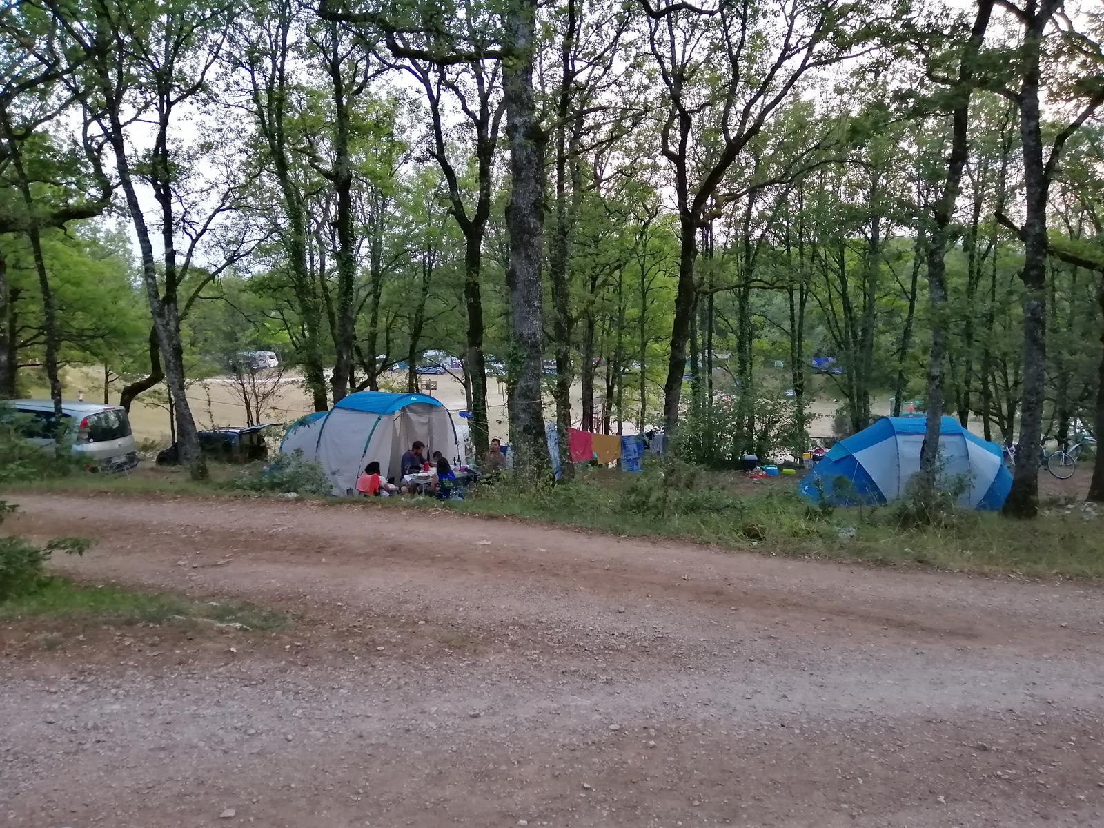 Standpladser - Stellplatz + Elektricitet (80 À 100 M) - Camping LA TRUFFIERE à Saint Cirq Lapopie