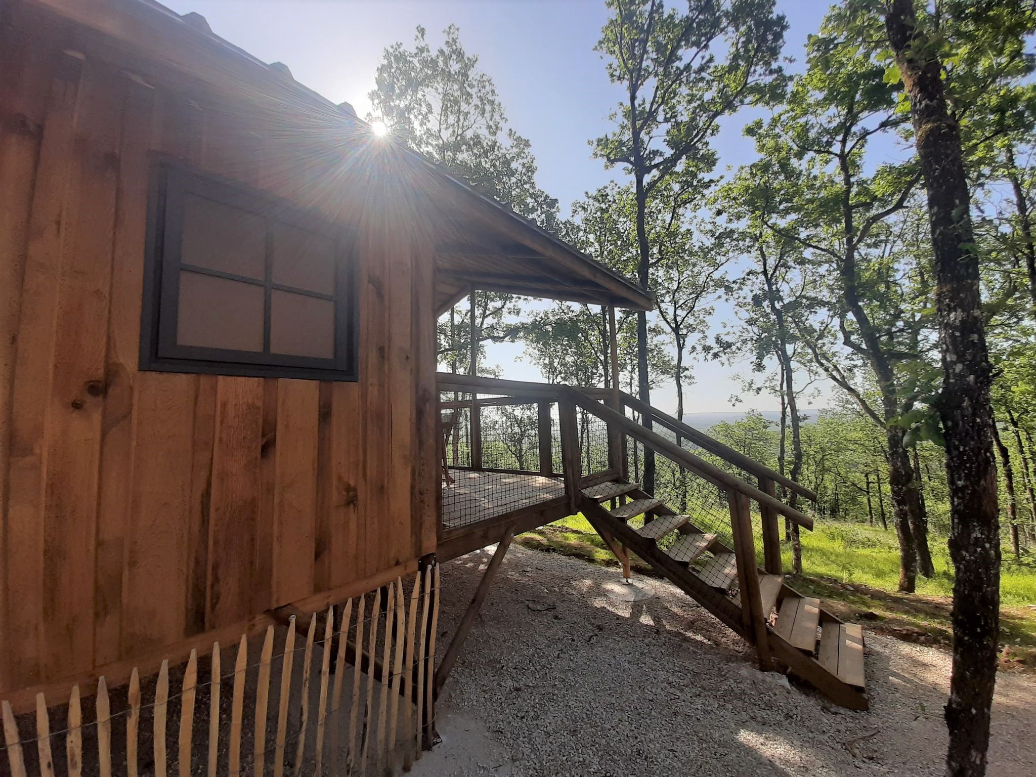 Hytter - 2 Cabanes Sur Piltotis Reliees Par Une Passerelle Vue Panoramique (1 Cabane Pour 5 Et Une Cabane Pour 2 Reliées Par Une Passerelle) - Camping LA TRUFFIERE à Saint Cirq Lapopie