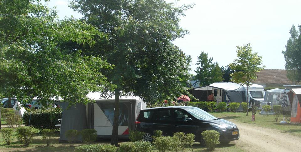 Piazzole - Piazzola 150M² + 1 Auto + Tenda, Roulotte O Camper + Elettricità 10A - Flower Camping Val de Vie