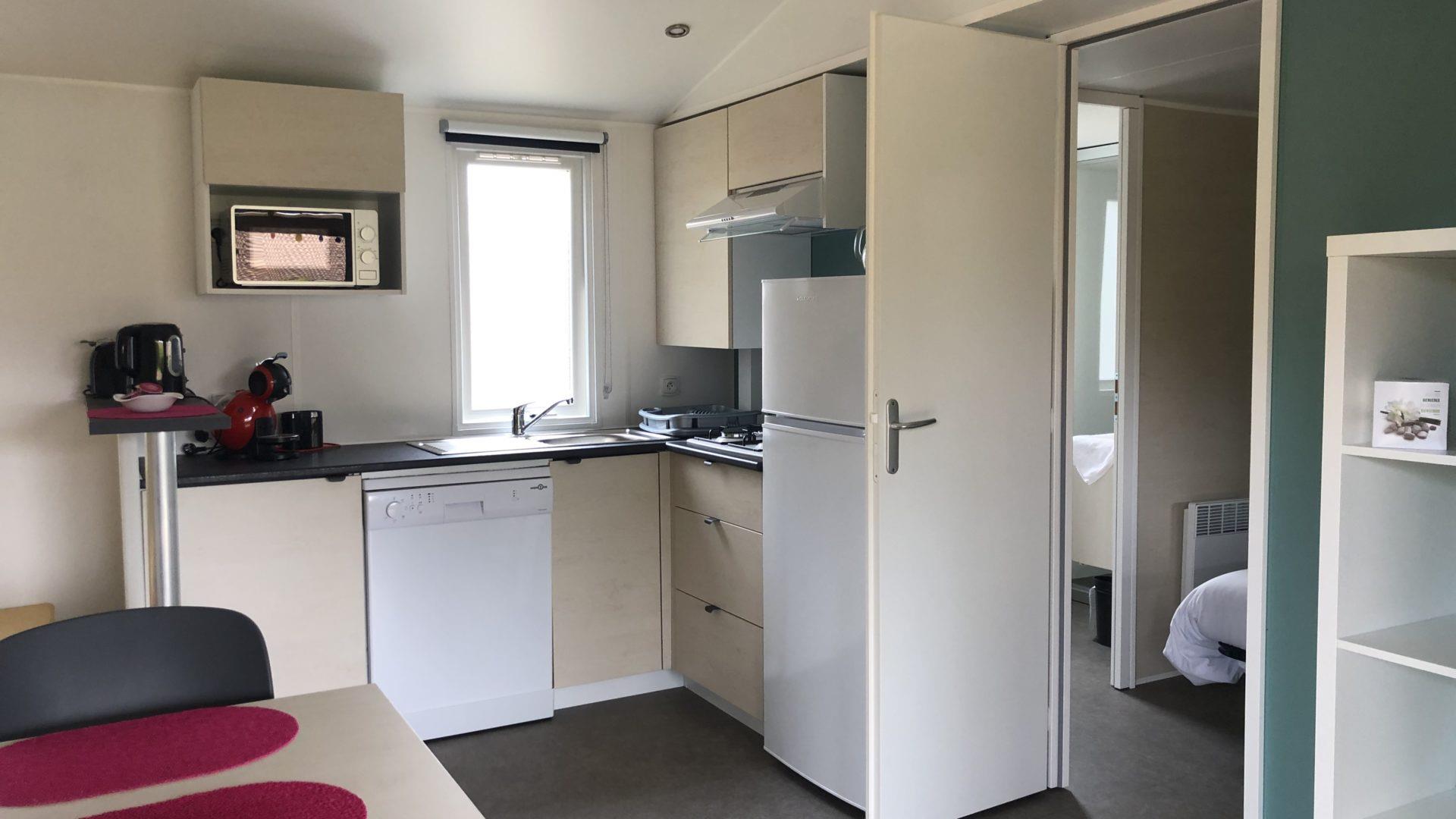Location - Mobil-Home Premium 43 M² - 3 Chambres + 2 Salles De Bains + Terrasse Semi-Couverte + Spa Privatif - Flower Camping Val de Vie