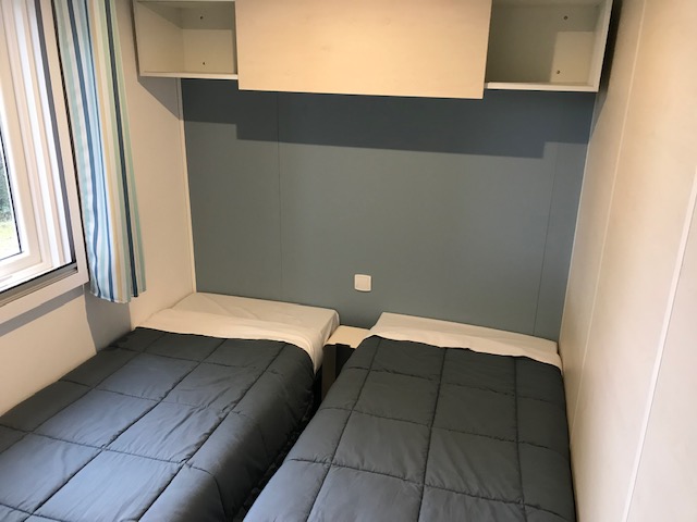 Location - Mobil-Home Premium 43 M² - 3 Chambres + 2 Salles De Bains + Terrasse Semi-Couverte + Spa Privatif - Flower Camping Val de Vie