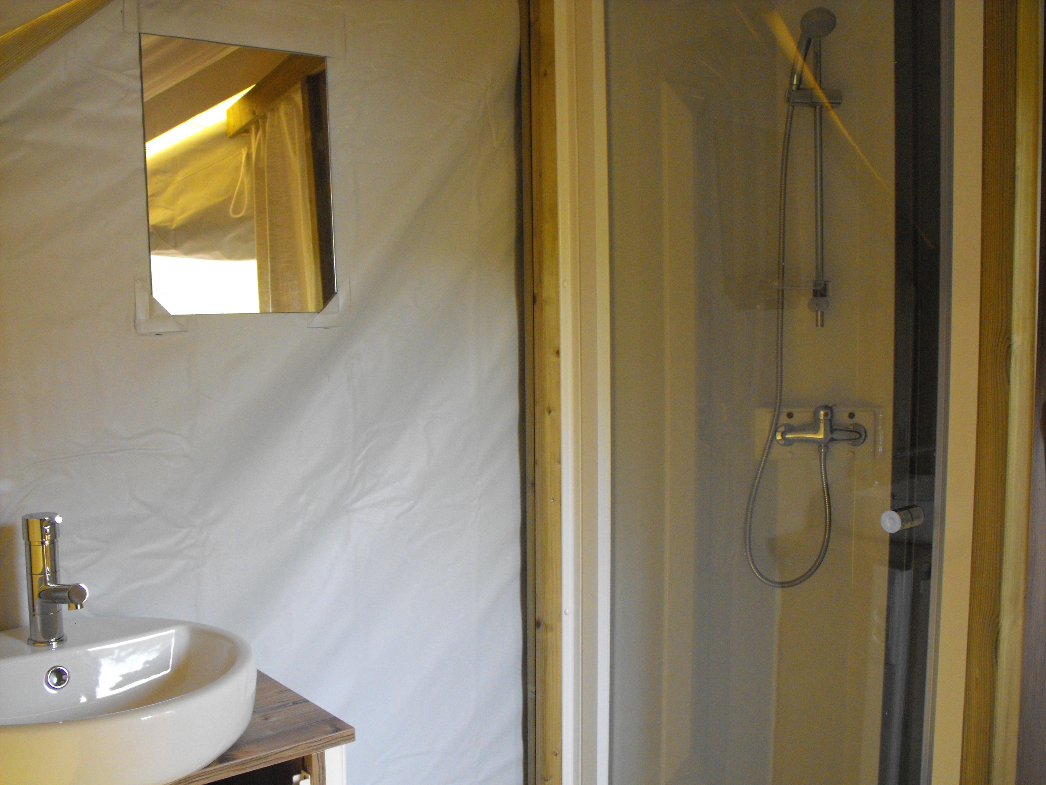 Location - Tente Écolodge Avec Douche Et Sanitaire - Camping La Source du Jabron