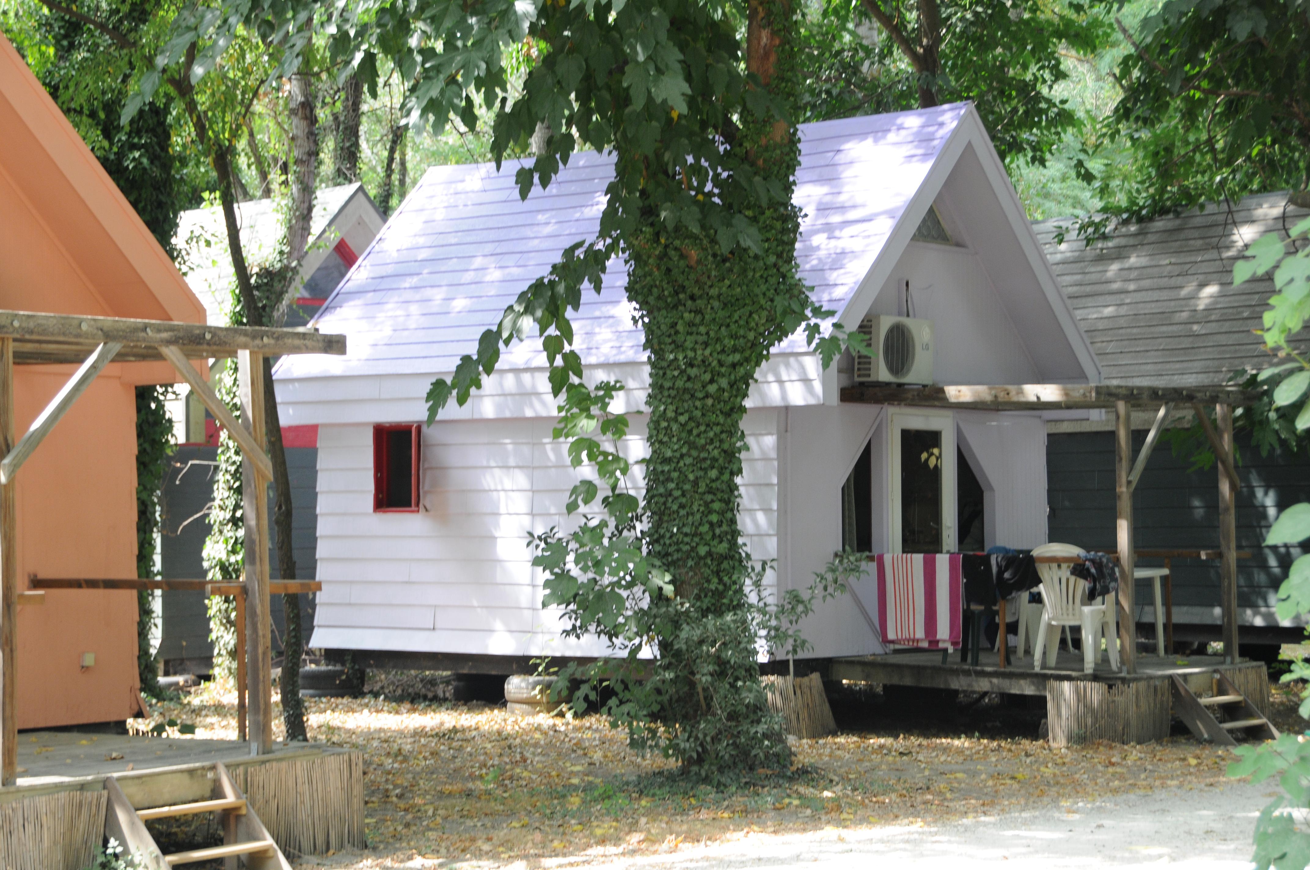 Mietunterkunft - Chalet Standard 2 Zimmer 30M² - Camping Bellerive
