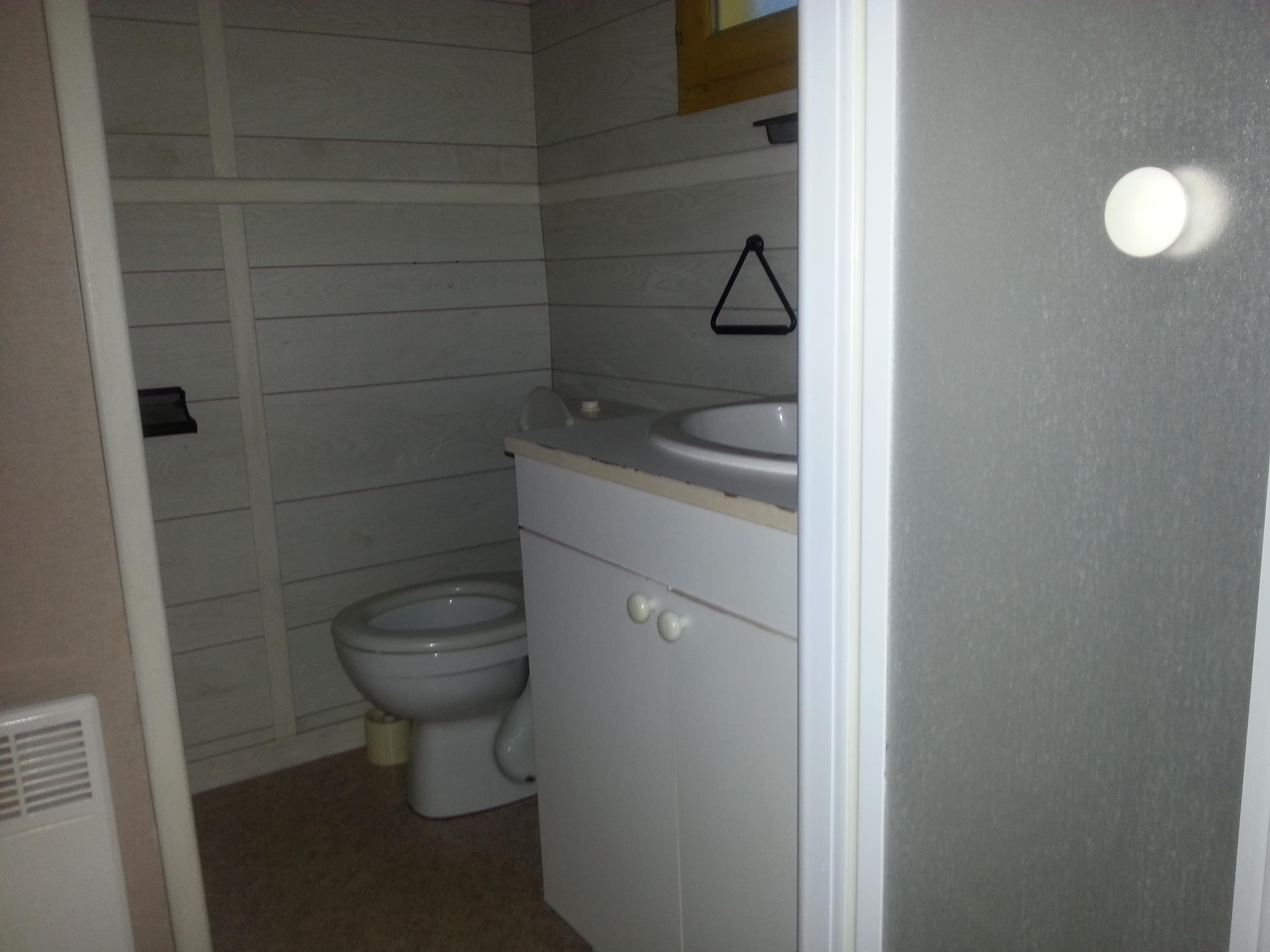 Mietunterkunft - Chalet Standard 2 Zimmer 30M² - Camping Bellerive