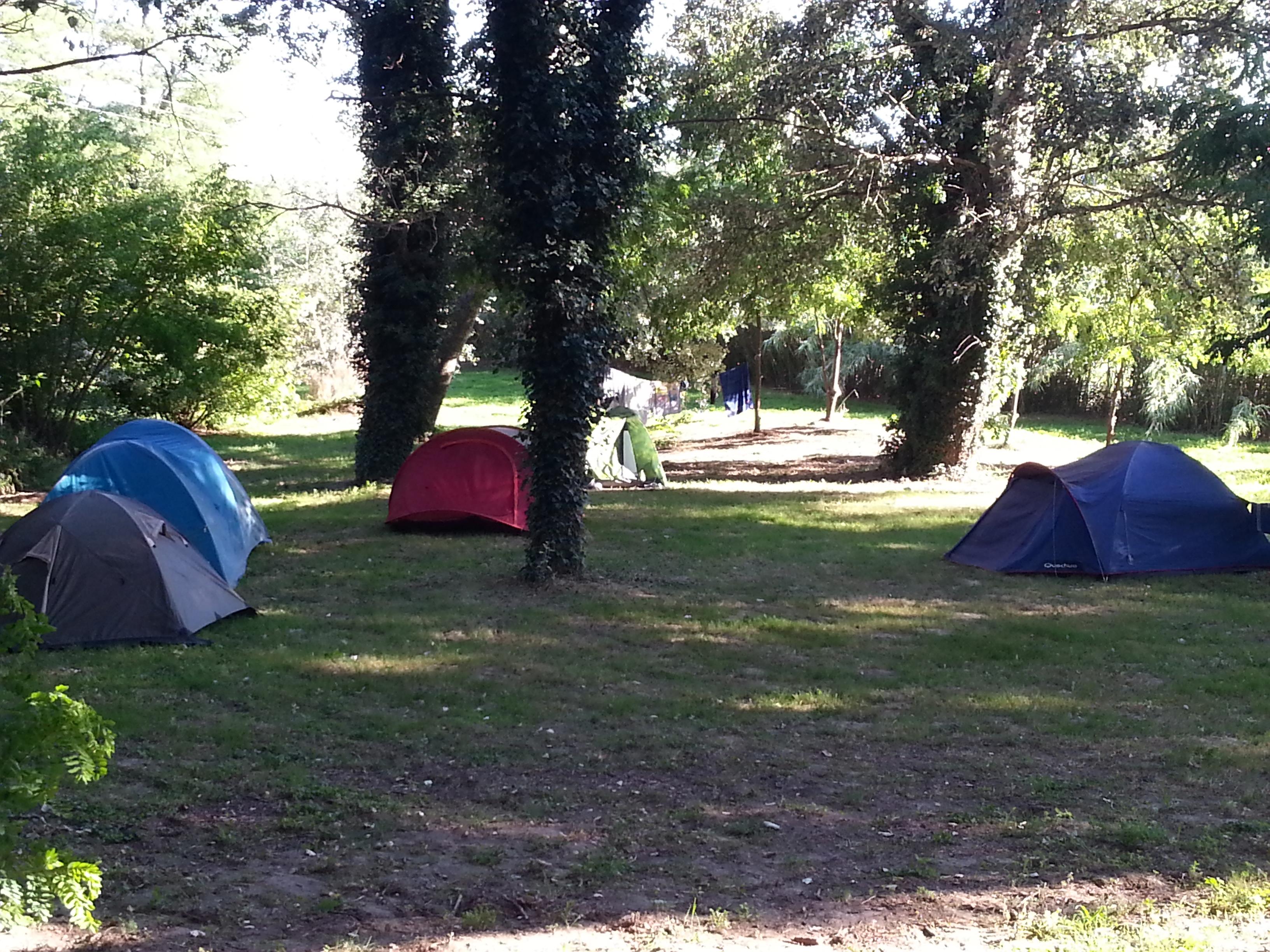 Stellplatz - Stellplatz: Auto + Zelt/Wohnwagen Oder Wohnmobil - Camping Bellerive Stellplatz - Stellplatz: Auto + Zelt/Wohnwagen Oder Wohnmobil - Camping Bellerive