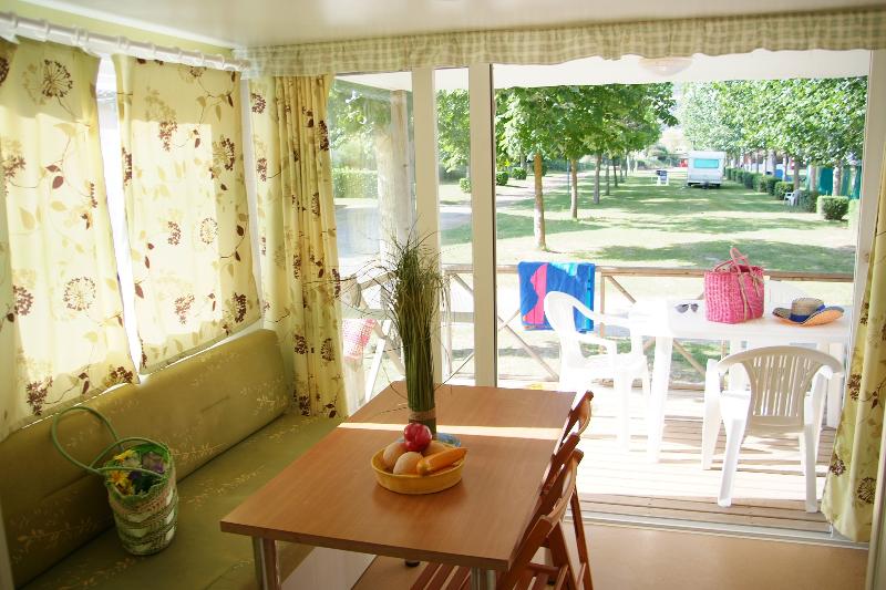 Accommodation - Mobil-Home Mercure - 25M² + 5 M² The Terrace- 2 Bedrooms - Camping La Belle Etoile