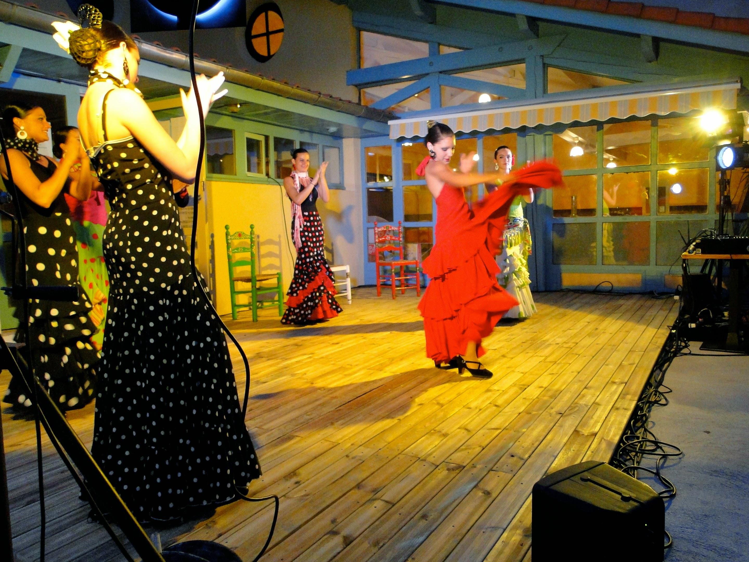 Entertainment organised Les Castels Whaka Lodge - Lifestyle Nature Camp - Seissan Entertainment organised Les Castels Whaka Lodge - Lifestyle Nature Camp - Seissan