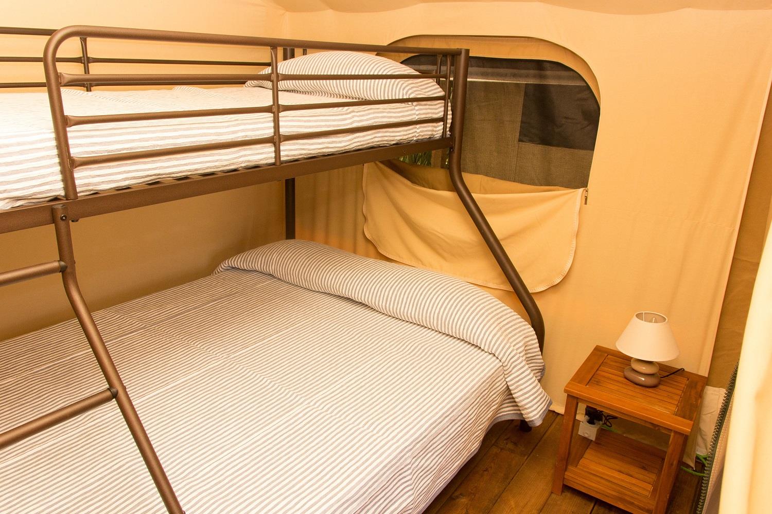 Location - Tente Safari - 34M² - Sans Sanitaires Privés - Capfun - Camping La Tordera