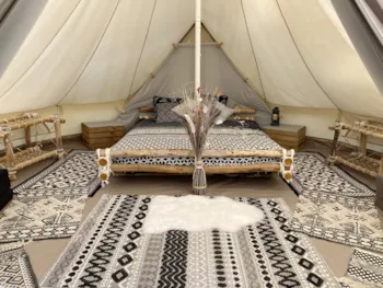 Huuraccommodatie(s) - Silik En Tuunbaq Inuit-Tent - Domaine du Coq Rouge Huuraccommodatie(s) - Silik En Tuunbaq Inuit-Tent - Domaine du Coq Rouge