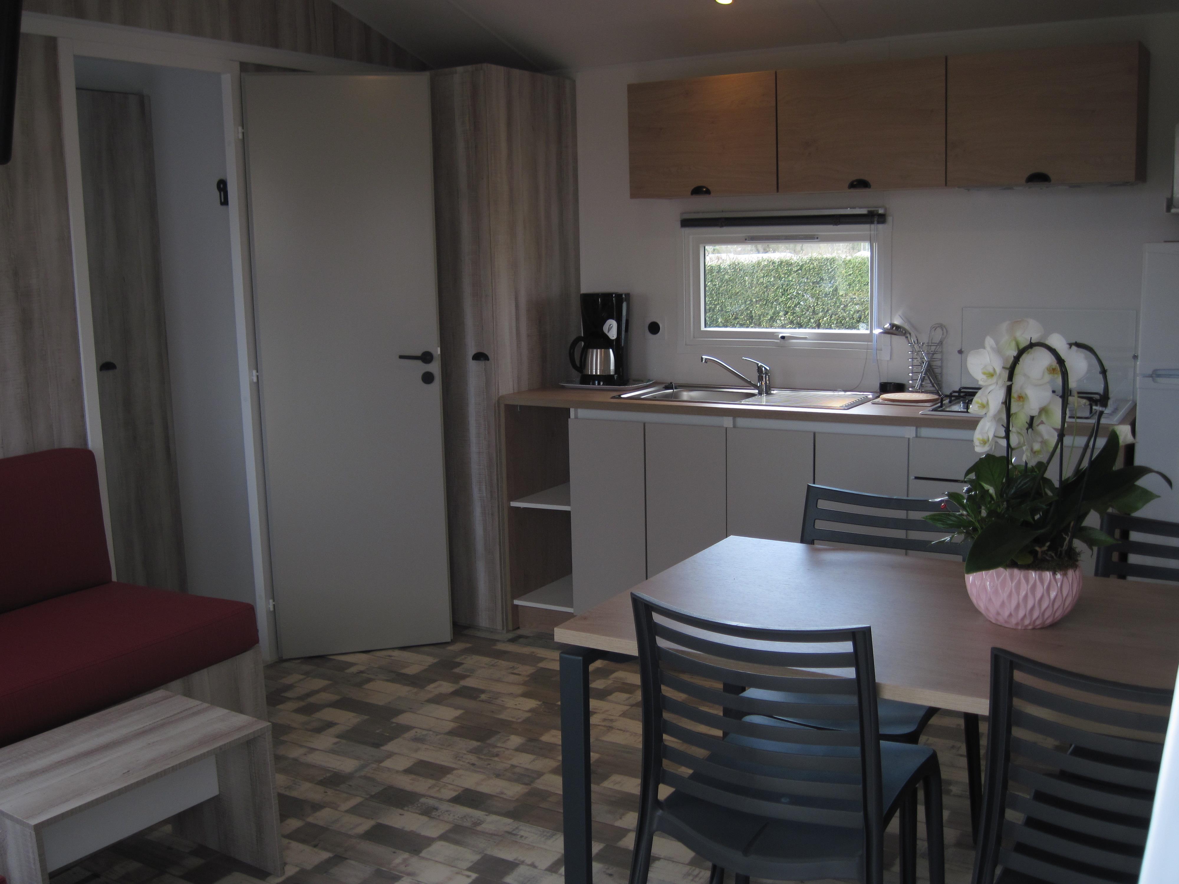 Mobil-Home 2 Chambres / 2 Salles De Bains/ 2 Wc.32 M2 + Terrasse Couverte. Mobil-Home 2 Chambres / 2 Salles De Bains/ 2 Wc.32 M2 + Terrasse Couverte.