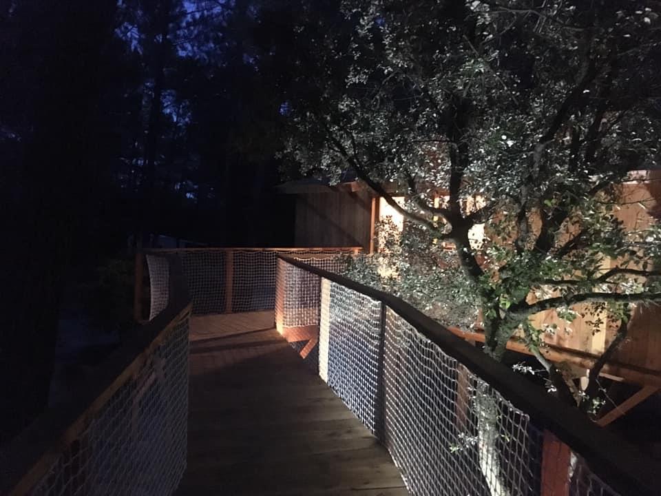 Location - Cabane Perchée Robinson -2 Chambres (2 Adultes Maximum + 2 Enfants) - Camping La Simioune en Provence