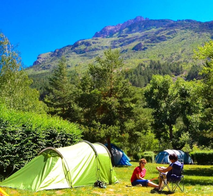Emplacement Camping Nu De 90 À 100M²