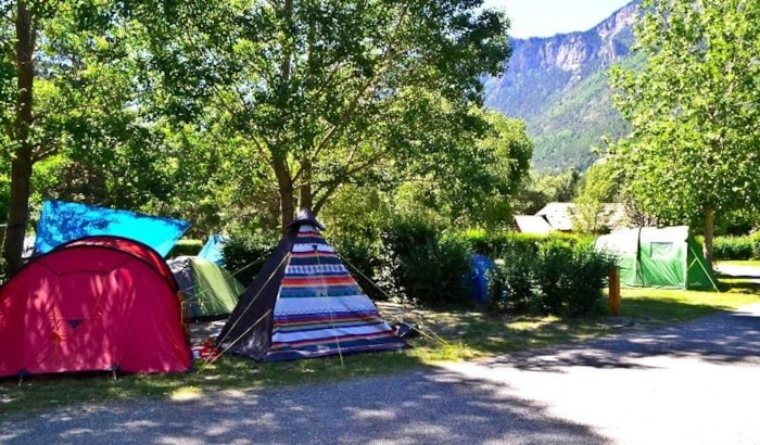 Emplacement Camping Nu De 90 À 100M²