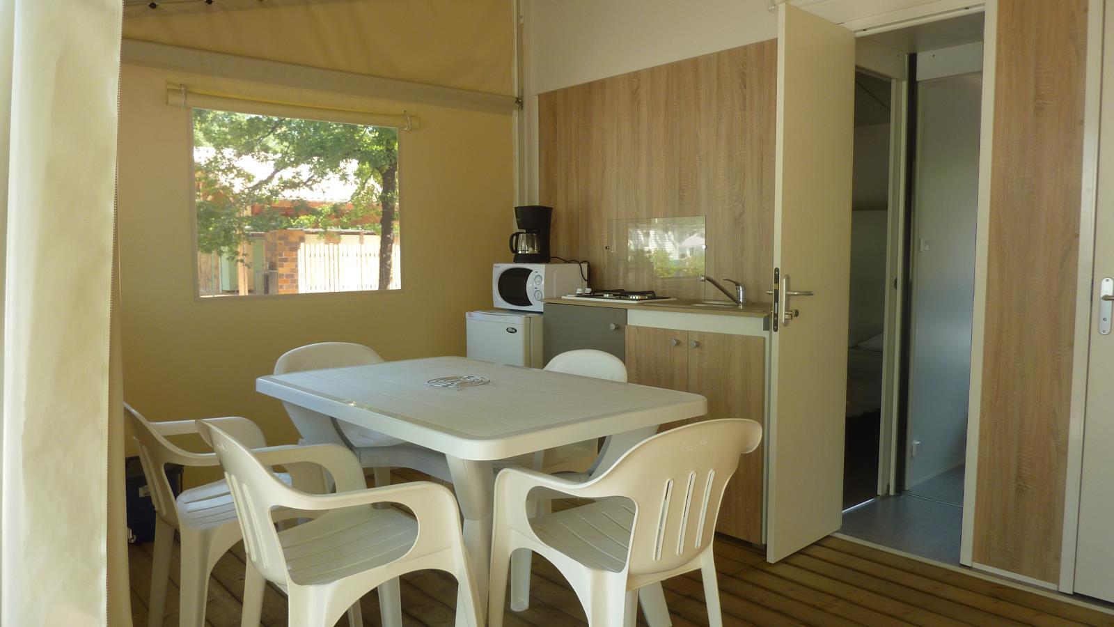 Location - Cabane En Bois + Toile Standard 20M² - 2 Chambres Par Nuit - Flower Camping Le Médoc Bleu