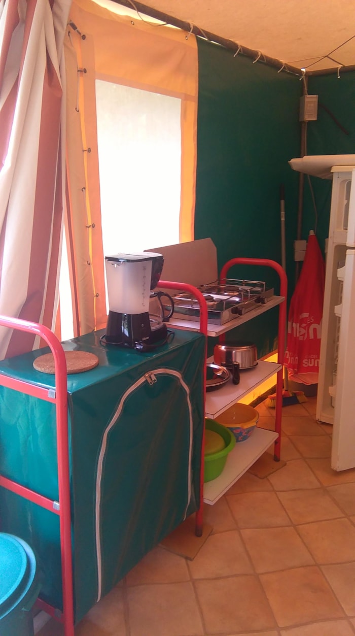 Bengalese Painting Without Toilets
