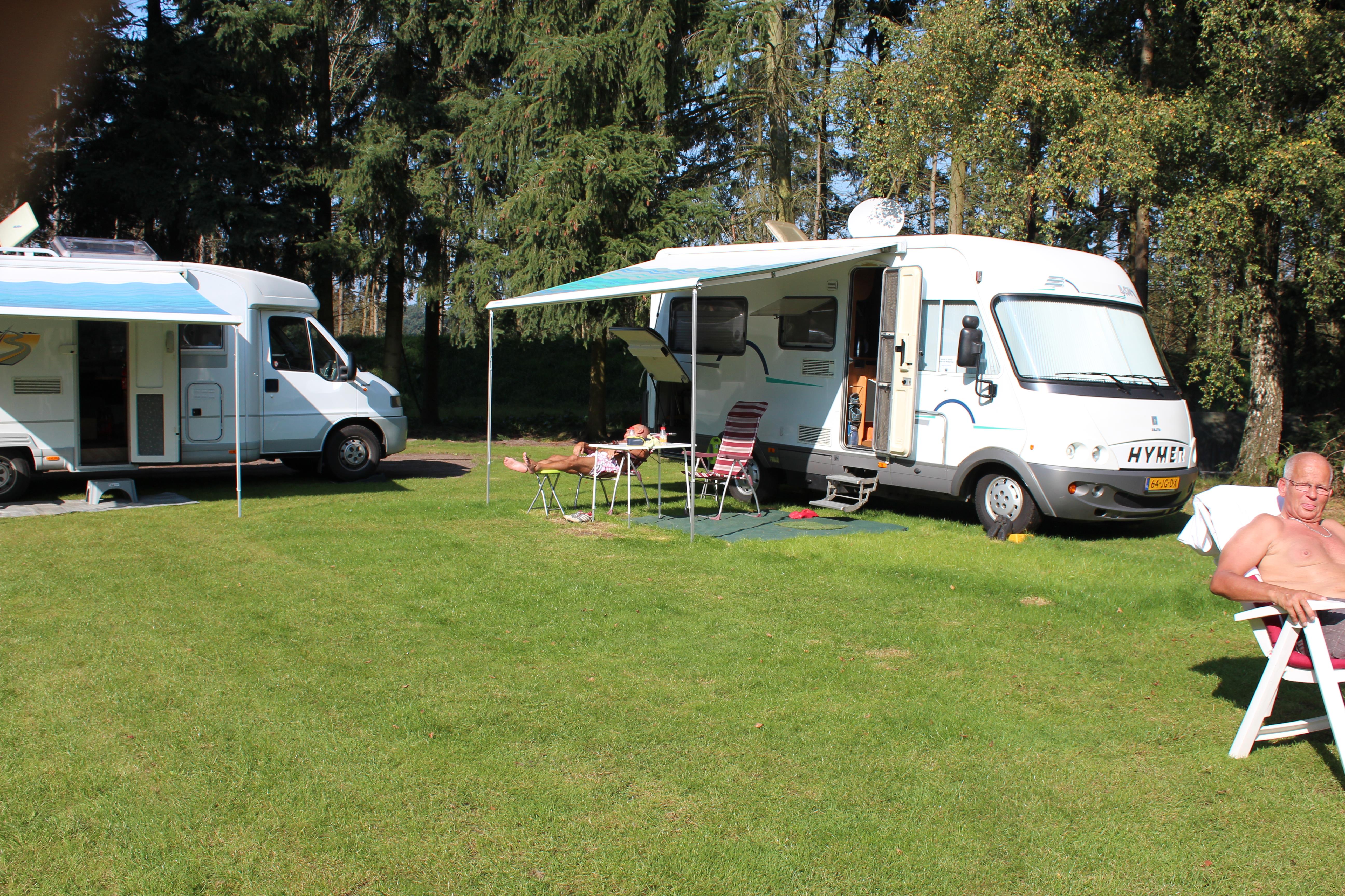 Emplacement Camping-Car + Électricité Emplacement Camping-Car + Électricité