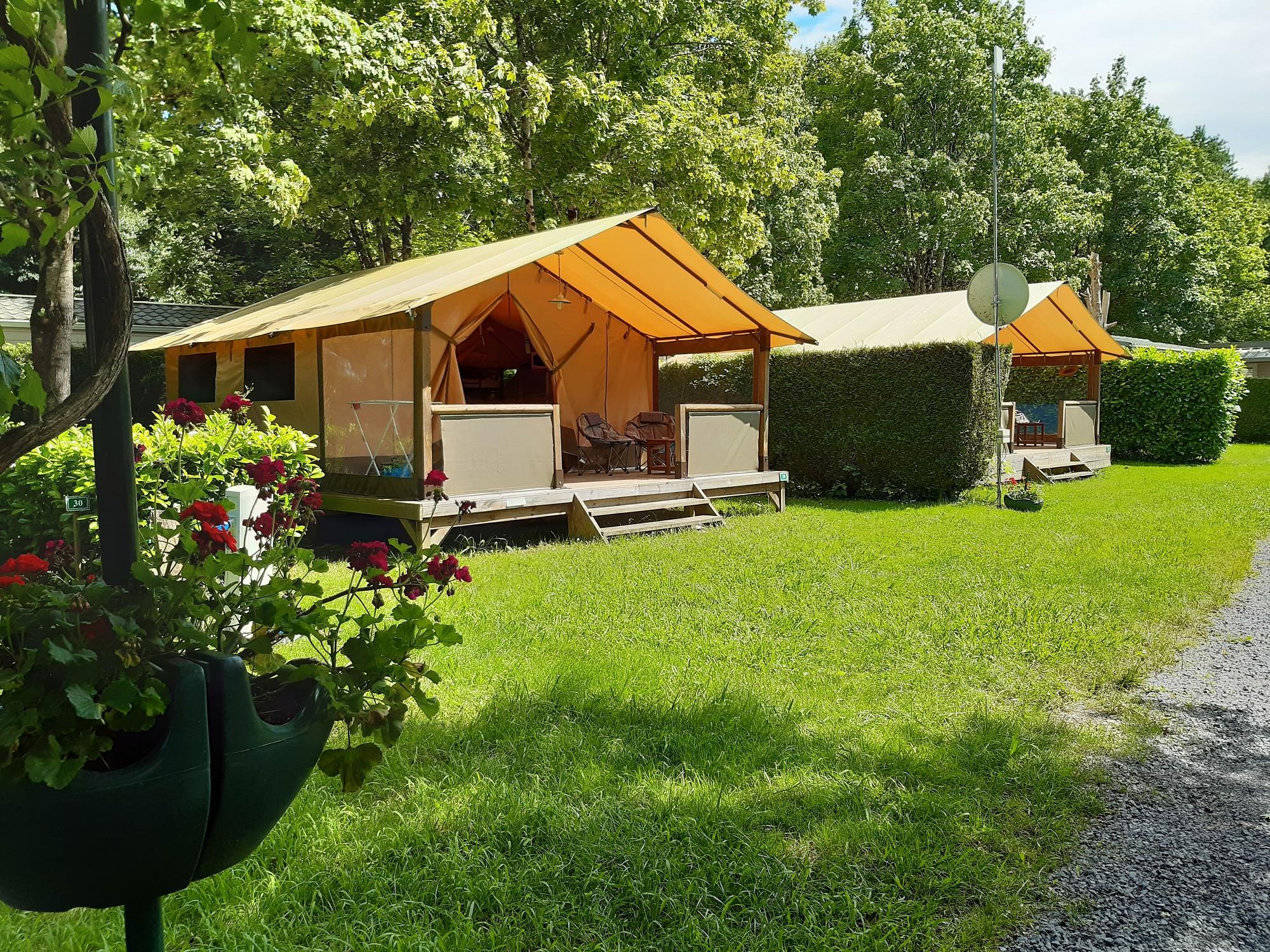 Location - Tente Lodge 30M² 2 Chambres - Camping PYRENEES PASSION Location - Tente Lodge 30M² 2 Chambres - Camping PYRENEES PASSION