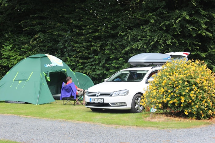 Forfait Confort (1 Tente/Caravane Ou Camping-Car/1 Voiture/Électricité 10A)
