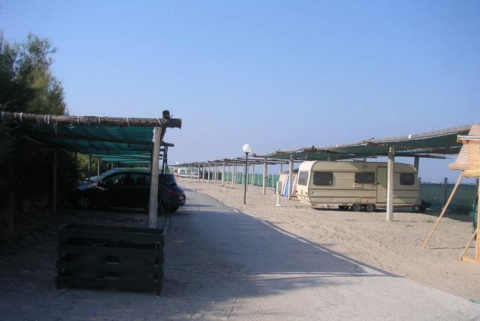 Piazzola : Auto + Tenda O Roulotte O Camper