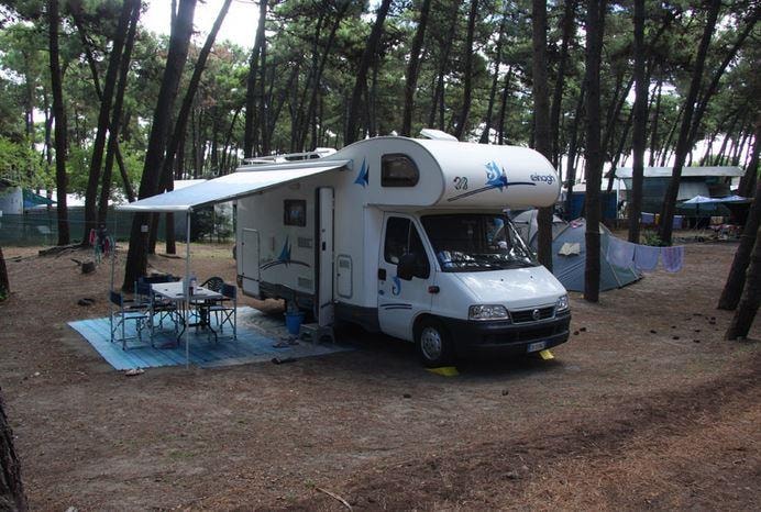 Piazzola : Auto + Tenda O Roulotte O Camper