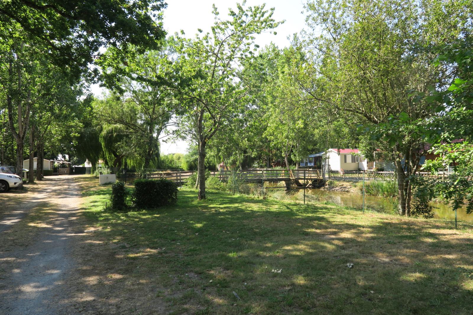 Emplacement Camping-Car Sans Électricité Emplacement Camping-Car Sans Électricité