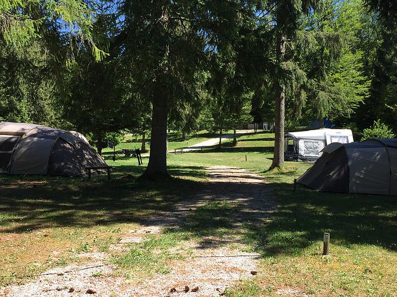 Pitch - Pitch Tent, Caravan Or Motorhome - Domaine du Bugnon