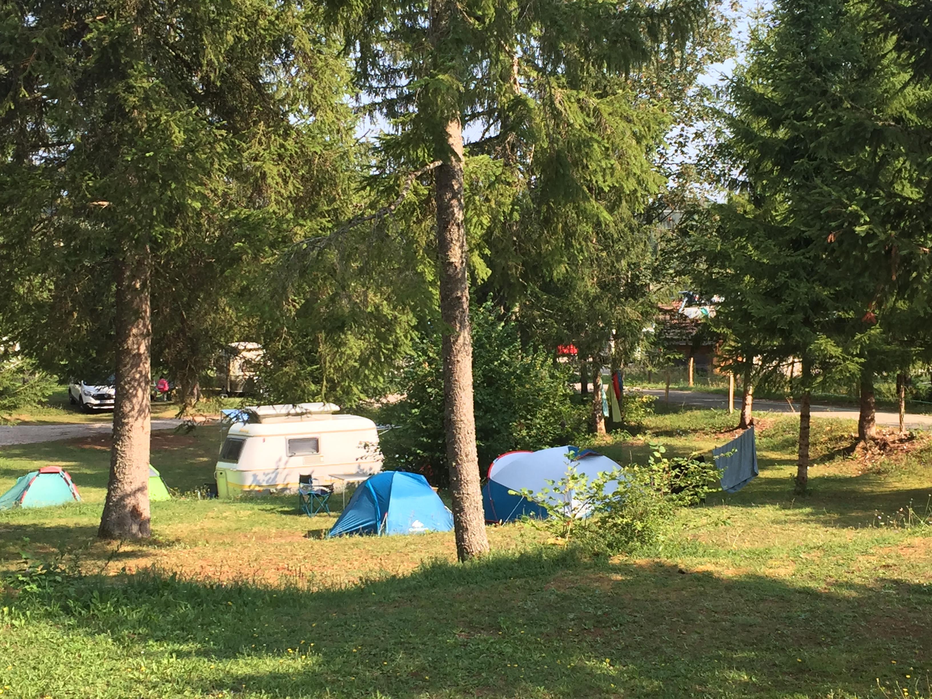 Pitch - Pitch Tent, Caravan Or Motorhome - Domaine du Bugnon