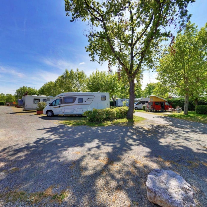 Piazzola + Roulotte O Camper
