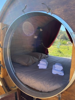 Location - Foudrenlair 1 Chambre (Petit Déjeuner, Lit/Ménage Fait, Panier Apéro) + Spa - Flower Camping Olivigne